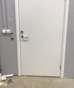 Пластиковая дверь Aquadoor в белом цвете