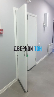 Пластиковая гладкая белая дверь Aquadoor полуторная