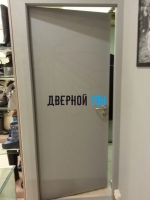 Деревянная противопожарная дверь с пределом огнестойкости EI30 окрашенная серая