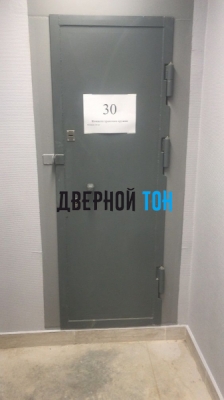 Дверь в комнату хранения оружия (КХО)