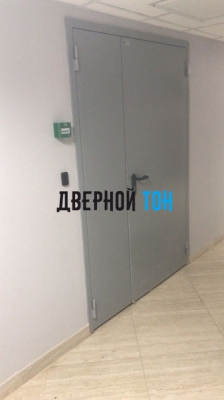Металлическая противопожарная дверь Ei 60 RAL 7040