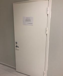 Одностворчатая металлическая противопожарная дверь Ei 60 RAL 9010