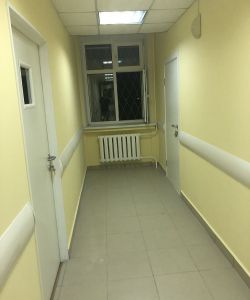 Белая гладкая пластиковая влагостойкая дверь Aquadoor