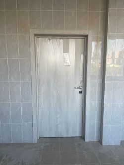 Композитная дверь POSEIDON с алюминиевой кромкой по 4-ем сторонам в цвете Дуб шале