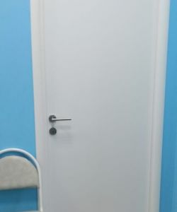 Пластиковая влагостойкая дверь Aquadoor в белом цвете