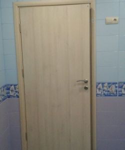 Гладкая пластиковая влагостойкая дверь Aquadoor в цвете скандинавский дуб