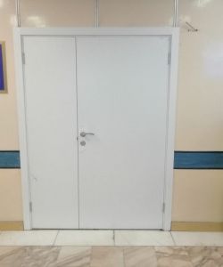 Белая полуторная влагостойкая пластиковая дверь Aquadoor