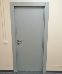 Гладкая серая медицинская дверь Aquadoor