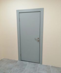 Гладкая серая медицинская дверь Aquadoor