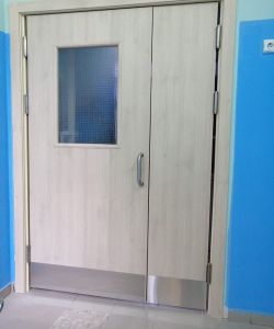 Дверь Aquadoor маятниковая в цвете скандинавский дуб с армированным стеклом полуторная