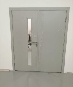 Влагостойкая дверь Aquadoor RAL 7035 двухстворчатая со стеклом