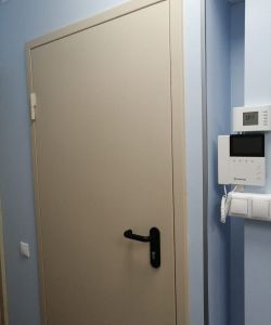 Рентгенозащитная дверь RAL 1014 со свинцовым эквивалентом 1.5 pb